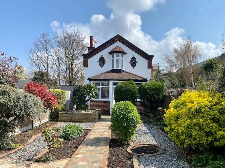 Charming Seaside Cottage In Leigh-On-Sea Southend-on-Sea Exteriör bild