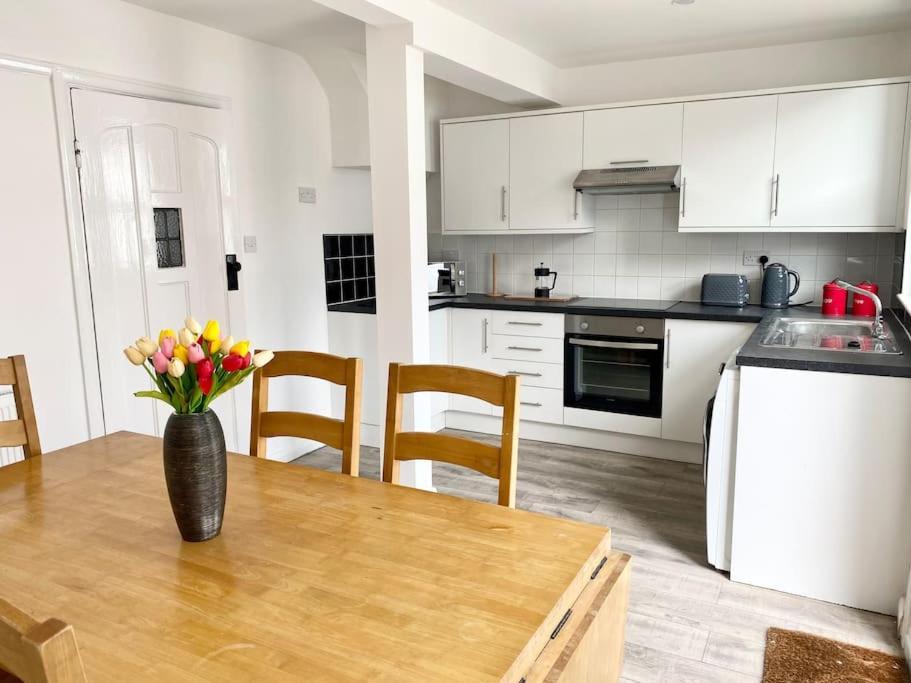 Charming Seaside Cottage In Leigh-On-Sea Southend-on-Sea Exteriör bild