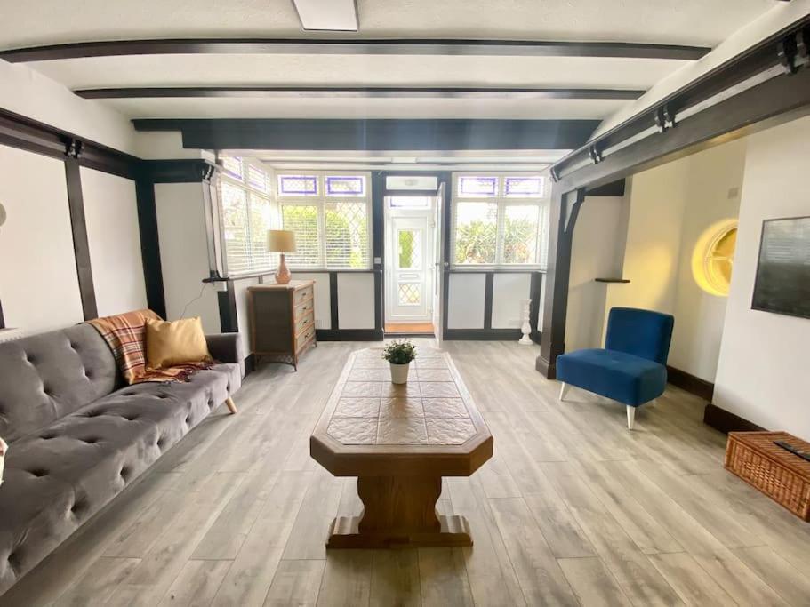 Charming Seaside Cottage In Leigh-On-Sea Southend-on-Sea Exteriör bild